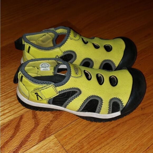Keen yellow Sandals  - Picture 1 of 8